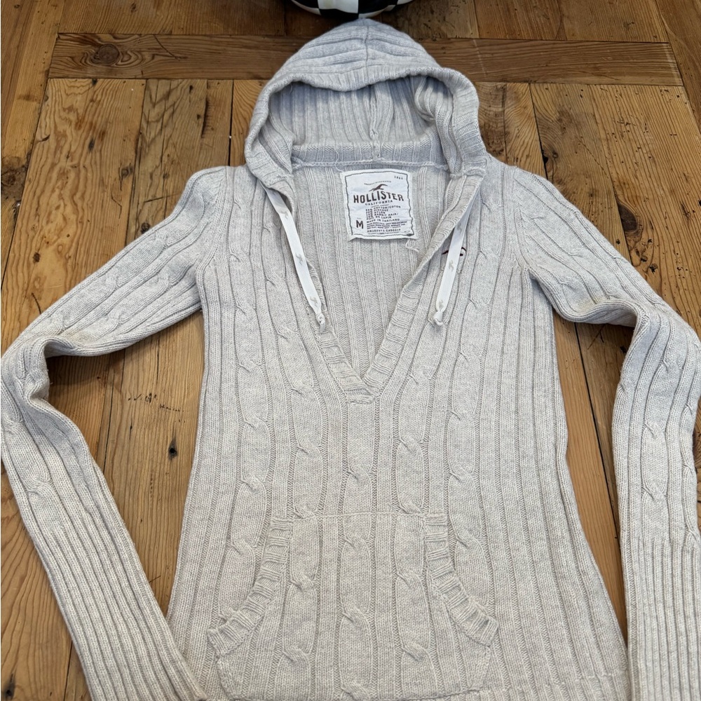 Y2K Hollister Cream Cable V-Neck Hooded Sweater